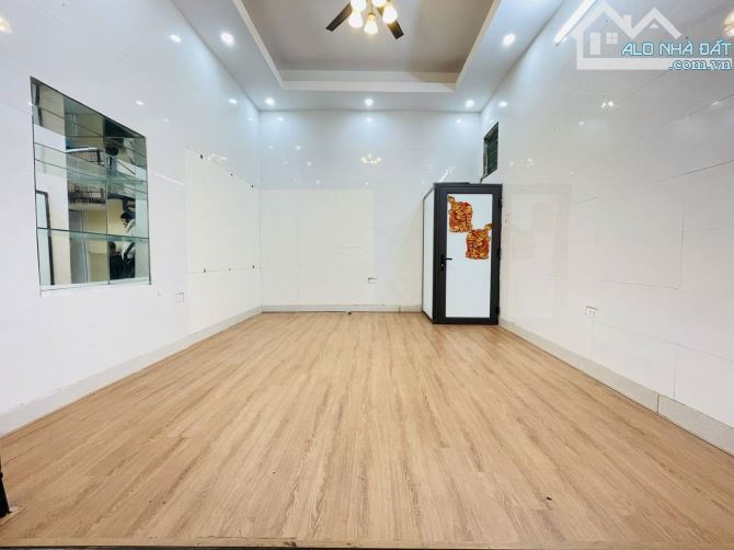 Bán nhà Kim Ngưu - Hai Bà Trưng Lô góc ngõ thông kinh doanh 30m2 3 tầng chỉ 4.55 tỷ - 2