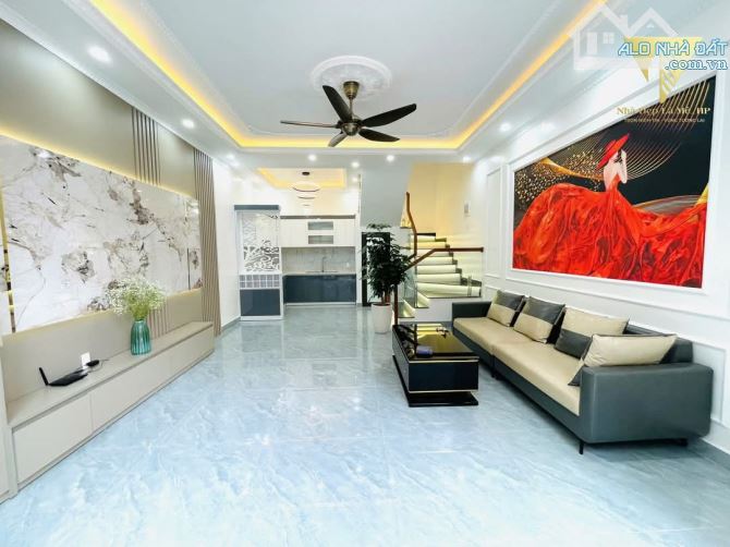 🐱Bán nhà 3 tầng tại ngõ 195 Trung Hành, Đằng Lâm. Giá 2 ty790tr 🔸 Diện tích: 40m2, - 2