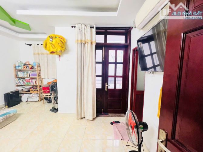 Cần bán gấp nhà hẻm xe hơi Tô Hiến Thành, Phường 14, Quận 10 DT: 6x16 KC; Trệt 2 tầng ST - 2