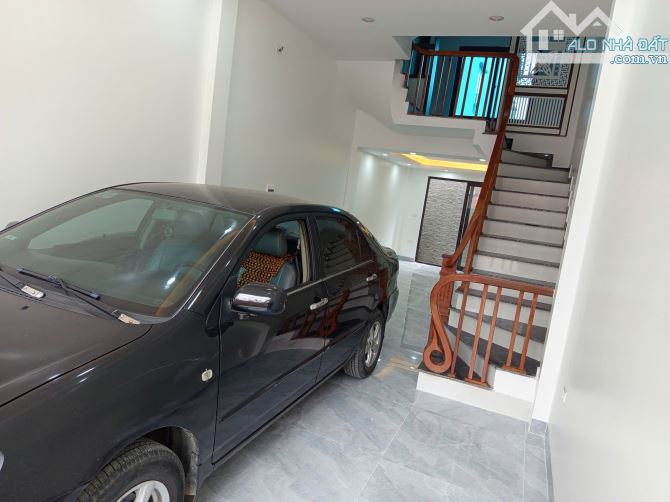 Đông Mỹ, Thanh Trì, DT: 51m, nhà 5 tầng, ô tô vào đất, giá: 5.5 tỷ gần trường C3 Đông Mỹ - 2
