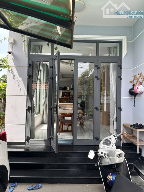 Giá 13 tỷ 999. Bán biệt thự view sông p. Bửu Long, Biên Hoà. 10x23m 230m. - 2