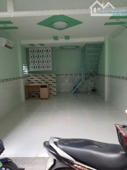 Hẻm ba gác rộng rãi - nhà 2 tầng - ngang 4.2m - khu VIP Tân Phú - chỉ 3.6 tỷ - 2