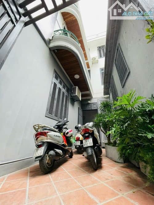 💥 PHÂN LÔ - Ô TÔ TRÁNH - KINH DOANH - 10M RA PHỐ 💥Tôn Đức Thắng- Đống Đa-95m 4T 31.5 tỷ - 2