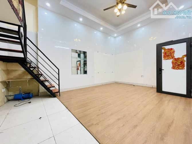 Bán nhà Kim Ngưu - Hai Bà Trưng Lô góc ngõ thông kinh doanh 30m2 3 tầng chỉ 4.55 tỷ - 3