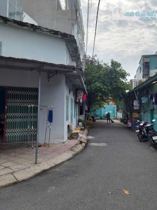 Đất đẹp vuông Vức DT Lớn Hẻm ô tô thích hợp làm căn hộ DV Sát KTX B LĐH - 3