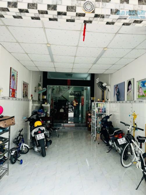 ✅ Bán nhà 1 trệt 2 lầu mặt tiền Nguyễn Đình Chiểu thuộc Phường 3 , TP Tân An _ 3.5 x 28m2 - 3