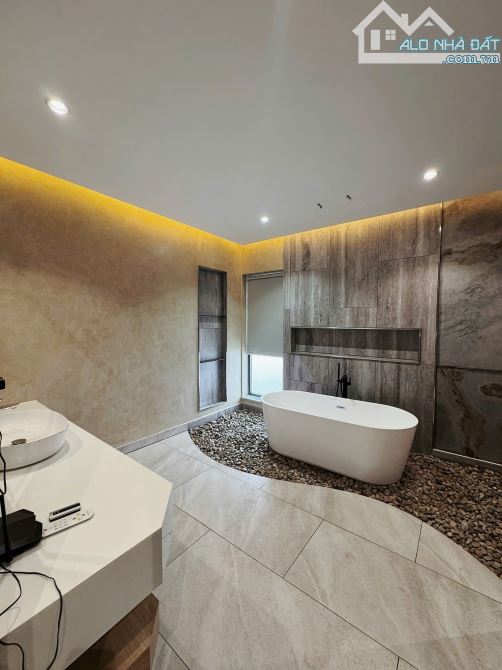 VILLA MỚI _ SANG ĐẸP MẶT TIỀN ĐƯỜNG THI SÁCH _ TRUNG TÂM ĐÀ LẠT - 3