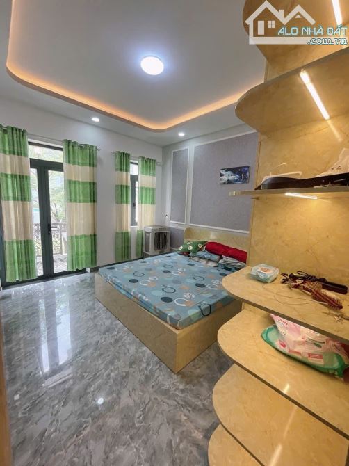 Hời - Bán nhà, 3 tầng 4 PN, SHR hoàn công, Ngã 4 Miếu Ông Cù, Thuận An, 3tỷ nhỉnh - 3