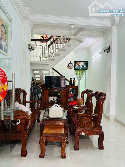 ✅ Bán nhà 1 trệt 2 lầu mặt tiền Nguyễn Đình Chiểu thuộc Phường 3 , TP Tân An _ 3.5 x 28m2 - 4