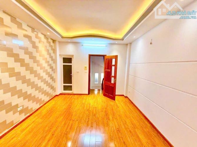 BÁN NHÀ SIÊU ĐẸP NGUYỄN KHANG CẦU GIẤY 8tỷ 35m 5T MT4m NGÕ NÔNG GẦN PHỐ - 5