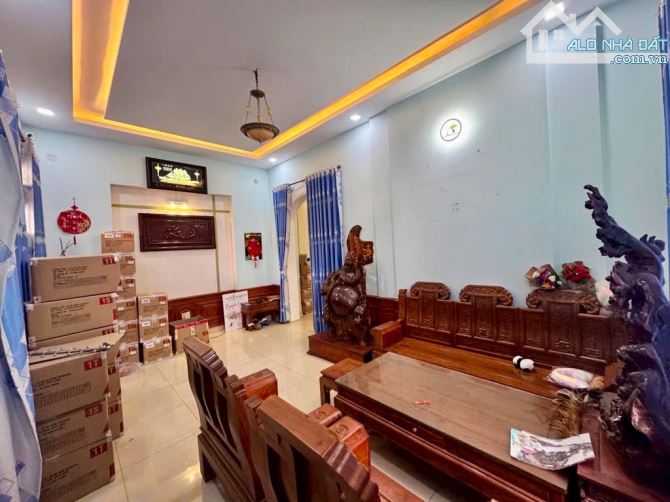 CHỦ GIẢM 4 TỶ - LÔ GÓC 2 MT - NGUYỄN THỊ THƠI - NGAY CHỢ GIÃN DÂN - 221M2 - 3 TẦNG - 6