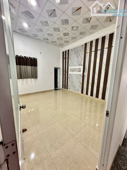 ✨ HẺM XE HƠI: 4x14M, 1 Trệt 1 Lầu (2PN, 2WC). Đi bộ ra Chợ và AEON Tân Phú chỉ 3