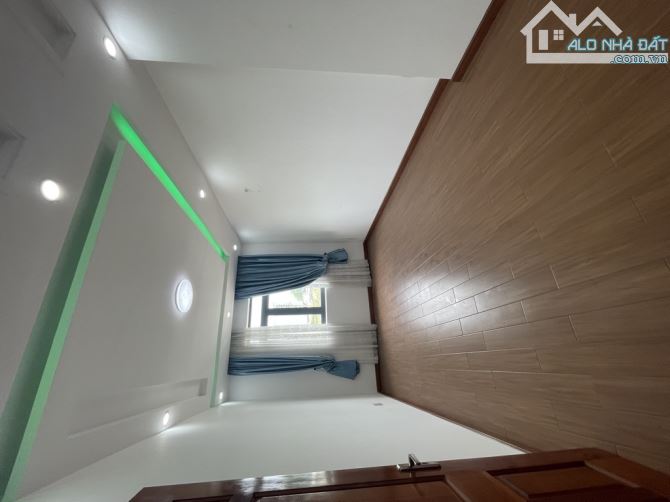 cần bán BIỆT THỰ LIỀN KỀ, 80 M2, 4 TẦNG, 4 PN, GARA OTO, Đông Hưng Thuận 10B Quận 12 - 9