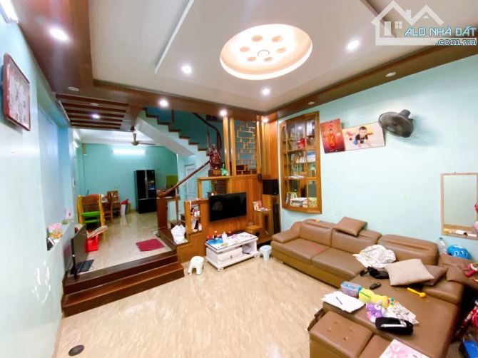 Nhà đẹp, đường Cổ Nhuế, gần Phạm Văn Đồng, Quận Bắc Từ Liêm. DT: 31m2. Giá: 8,2 Tỷ