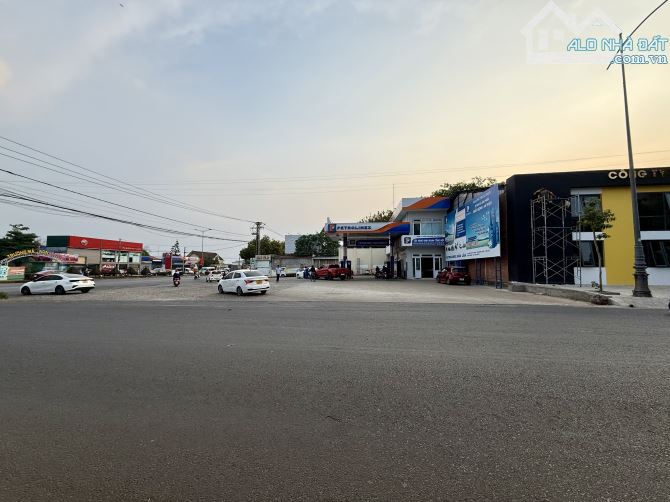 💥💥MT PHẠM HÙNG P Tân An- Dt: 12 x 12m - tc 100% - 12 Tỷ - 1