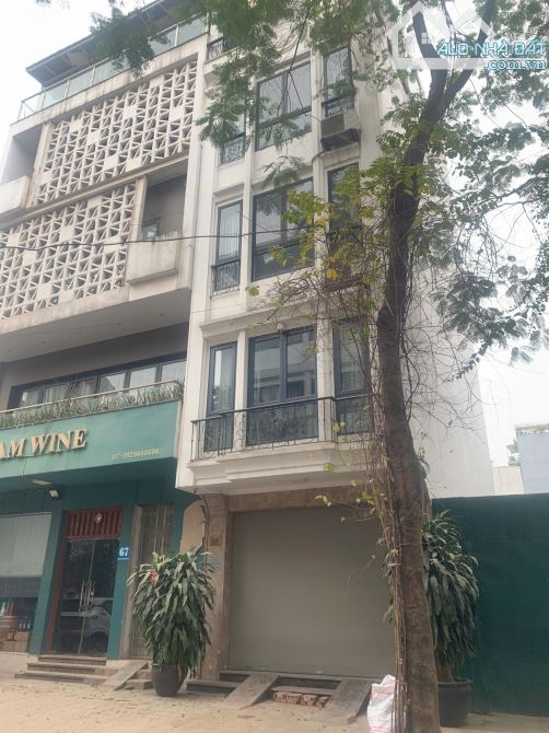 PHÂN LÔ NGHĨA ĐÔ CẦU GIẤY, 7T THANG MÁY 19 TỶ 65m MT 5m VỈA HÈ, 2 Ô TÔ TRÁNH ĐỖ KINH DOANH