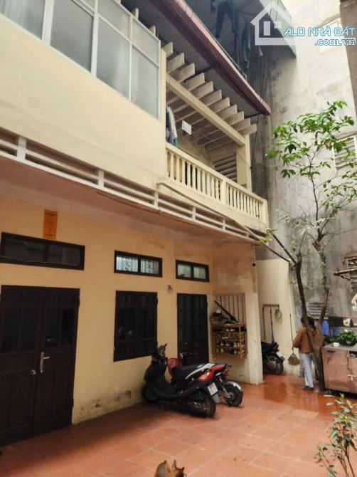 Bán nhà gấp Nguyễn Ngọc Nại-Thanh Xuân-Gara ô tô-67m2-3Tầng-MT4.6m-11.9 tỷ