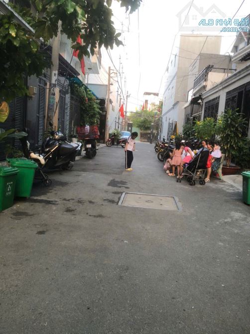 🆘Nhà khu Cán Bộ TX33- Đường 7m-180m2- 4 tầng+ sân thượng-nhỉnh 5 tỷ.💵💵
