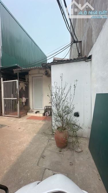 BÁN ĐẤT_TẶNG NHÀ CẤP 4_ ĐẶNG XÁ, GIA LÂM_ 40,8m2_ MT 4.8, 2,46 TỶ