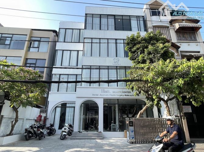 Bán tòa nhà MT Nguyễn Huy Lượng, phường 14, Q Bình Thạnh, DT 12,3 x 17m , HĐT 110 triệu/th