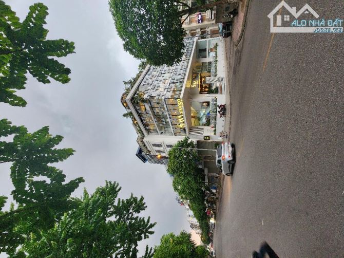 🔥LÔ GÓC - BÁN ĐẢO LINH ĐÀM - DT 326m2 MT 30m CHỈ NHỈNH 140TR/M² 🔥