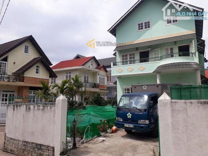 Bán villa cũ 2 mặt tiền Phạm Hồng Thái - Đà Lạt giá đầu tư chỉ 37tr/m2