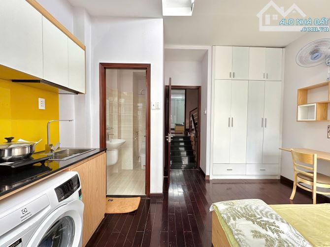 bán nhà hẻm 25 Cửu Long, P2, Tân Bình -DT: 8.6 X 16m - 4 Tầng-- Gía 22 tỷ