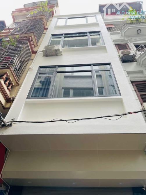 Trần Quốc Hoàn-Phân Lô-Ô Tô Vào Nhà DT 40m .5 Tầng .4 Ngủ .MT 3,8m -Vị Trí Đẹp.Giá 14,1 Tỷ