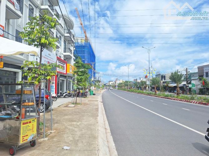 Đất mặt tiền đường Thống Nhất, phường Bình An, Tp. Dĩ An. 46 tỷ