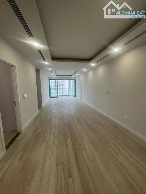 Căn Studio The Matrix One, 45m. Ưu đãi với hộ gia đình và sinh viên RMIT.