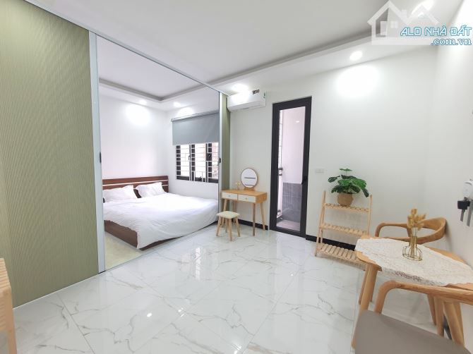 Bán gấp toà CHDV 7 tầng thang máy gần ĐHCN Hà Nội 55m2 - mặt đường ô tô tránh. Giá 15 tỷ