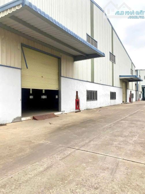 Cho thuê 4500m2 XƯỞNG ngay KCN VSIP2,2A Tân Uyên,B.Dương ,Cụm S.X ,PCCC,giấy tờ đầy đủ