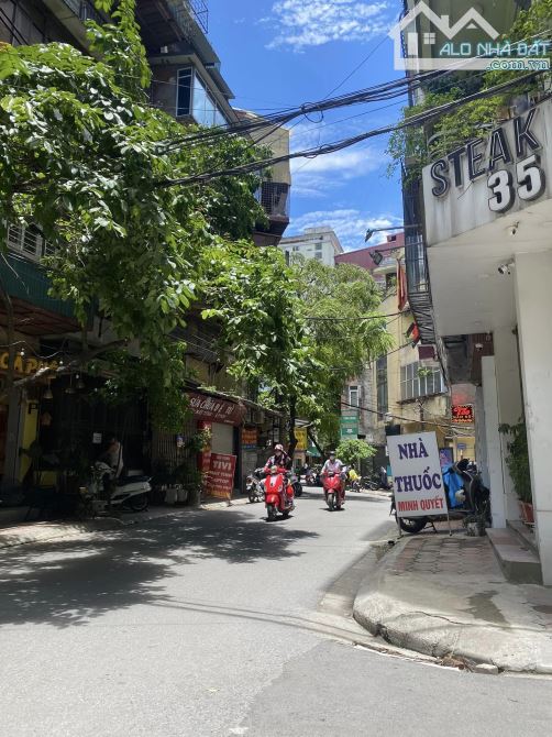 🍀HUỲNH THÚC KHÁNG - Ô TÔ ĐỖ CỬA, VỈA HÈ KINH DOANH, 5 TẦNG🔥 CHỐT 𝟭𝟳.𝟲𝟲 TỶ