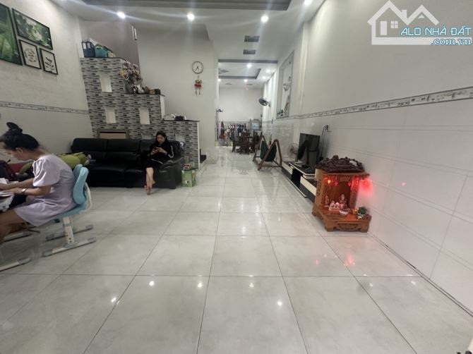Bán nhà ,Nguyễn văn tạo,huyện nhà bè,hẻm 3,5m,3 tầng,nhỉnh 4 tỷ