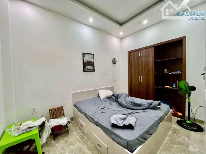 Cần bán nhà 3 tầng 3 mê tuyệt đẹp Thông Biển Nguyễn Tất Thành Song Song Với Shop House Ngu