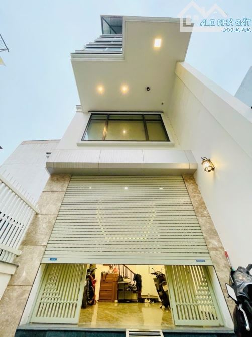 Cần bán CHDV CCMN  Dương Khuê , 80m2 , 7 tầng , thang máy , 16p  kk , 2 thoáng , MT rộng
