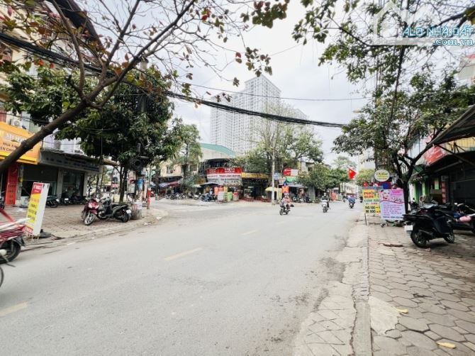 BÁN TÒA APARTMENT 27PKK, 155m2 MT7.7m gần Nguyễn Hữu Thọ, Hoàng Mai ô tô tránh