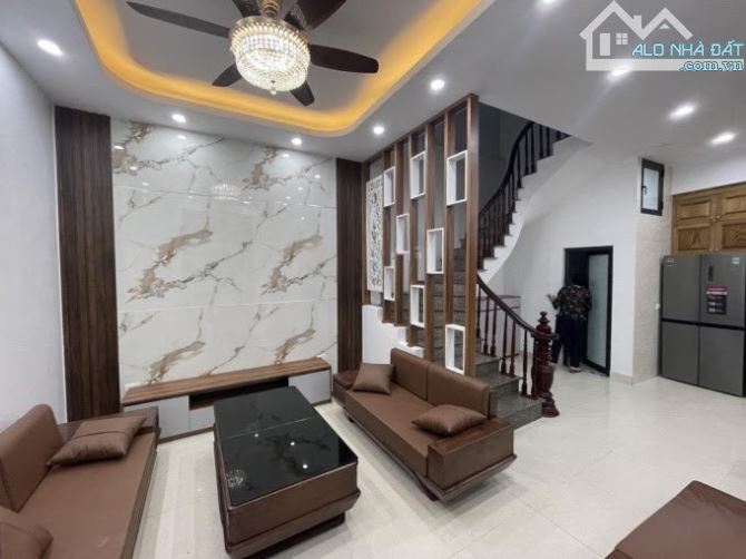 Siêu phẩm Quang Trung lô góc ngõ rộng chỉ 8,9 tỷ 38m, mt 4,2m 5 tầng nhà mới chủ tự xây
