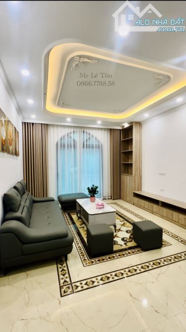 SIÊU PHẨM 5 TẦNG - PHỐ QUANG TRUNG- THANG MÁY NHẬP KHẨU - Ô TÔ VÀO NHÀ - DT 52m2