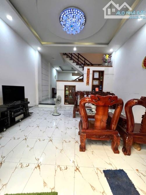Bán Nhà Hồ Học Lãm,An Lạc,Nhà Đẹp Lung Linh,4.5x14,Nở Hậu 70m2, Nhỉnh 4 Tỷ(BT60)