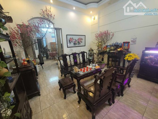 HƠN 100 TRIỆU/M2 PHỐ VIP HOÀN KIẾM NHÀ SÁNG THOÁNG GẦN PHỐ - 1