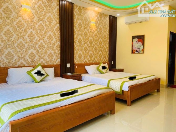 Bán khách sạn 5 tầng mặt tiền cần vương phường nguyễn văn cừ quy nhơn - 1