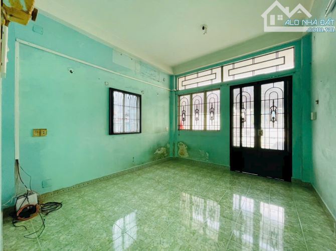 Nhà nát HXT đường Lê Quang Định, CN 60m2, nở hậu, gần MT, giá 7,98 tỷ TL - 1