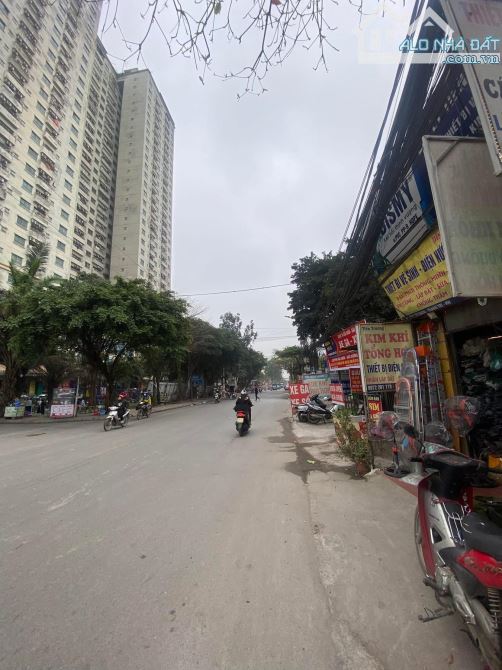 BÁN ĐẤT TẶNG NHÀ PHÚC THỊNH,CẦU BƯƠU PHÂN LÔ, Ô TÔ, VỈA HÈ  2 THOÁNG 66M2 CHỈ 11.8 TỶ - 1