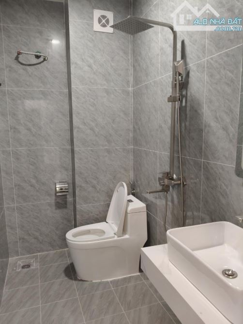 bán nhà ngọc trì,ô tô đỗ cổng ,nhà mới ở ngay,5 tầng g, 5,4tỷ - 1