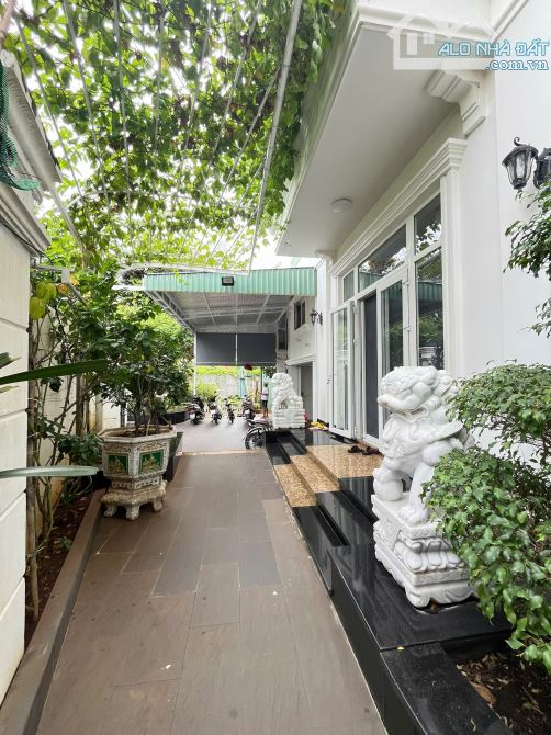 Biệt thự siêu đẹp Nguyễn Văn Hưởng - Thảo Điền, Q2 giá rẻ nhất khu vực, duy nhất 50 tỷ - 1