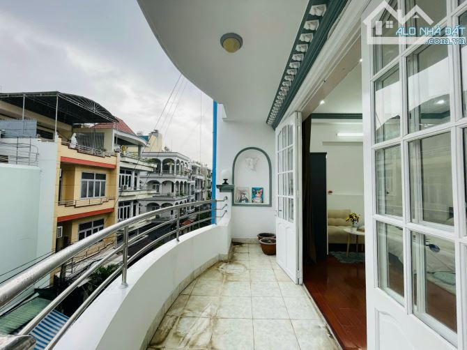 Căn hộ cho thuê ngay trung tâm quận 10, có cửa sổ, bancol đón nắng, gần UEH - 1