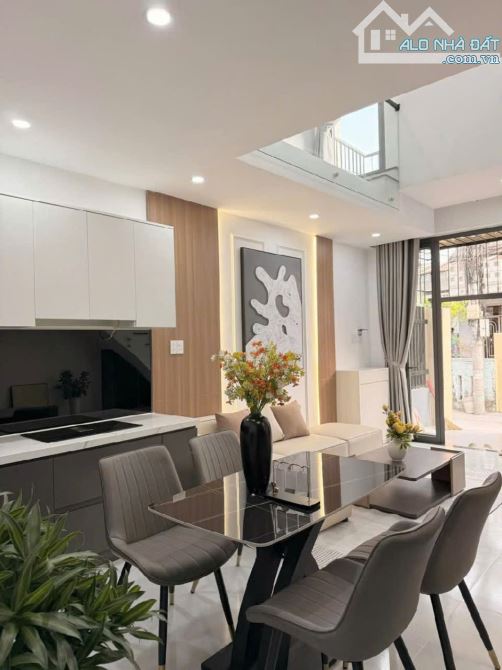 BÁN NHÀ 2 TẦNG 3 MẶT KIỆT NGUYỄN HUY TƯỞNG - FULL NỘI THẤT - GIÁ CHỈ 3,29 TỶ - 1