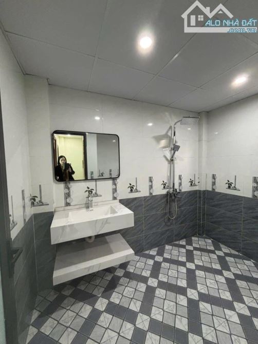 Bán nhà Gần Bến xe Yên Nghĩa , 5 phong, dt 41m2, 5t thang máy, giá 7.6 tỷ - 1
