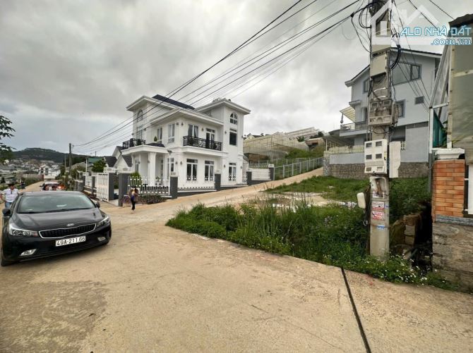 Đất Biệt thự view đẹp Nam Hồ  - P11 Đà Lạt. Gía 8 tỷ 5~ 202m2 - view phố - 1